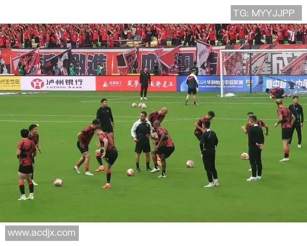 带着奇特魅力的足球明星们如何影响全球球迷的热情与追随